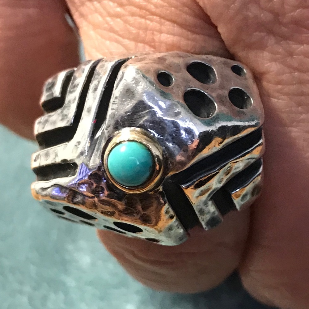 Authentic Dian Malouf abstract shape Ring sz 7.